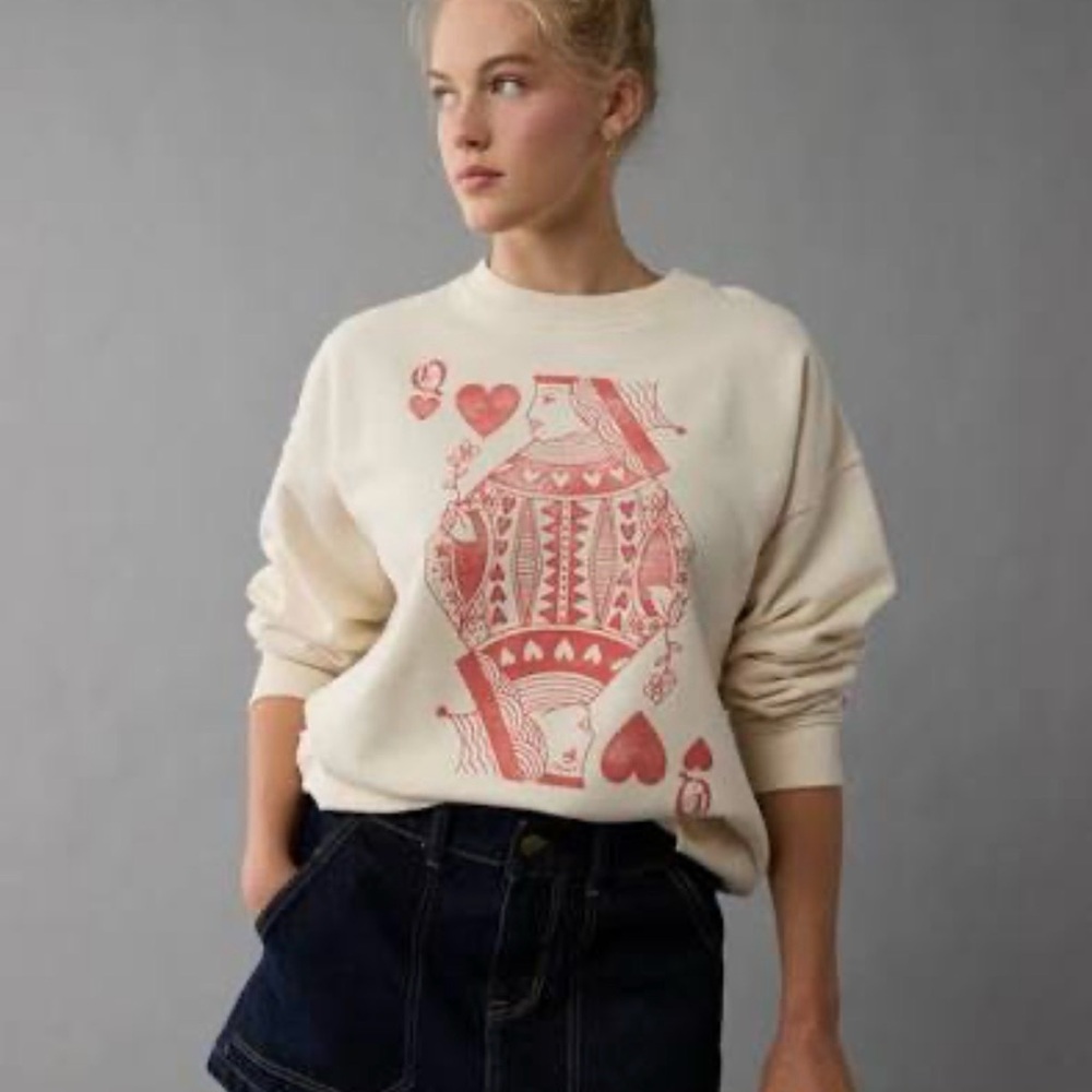 American Eagle Outfitters Cream Sweatshirt with Red Graphic